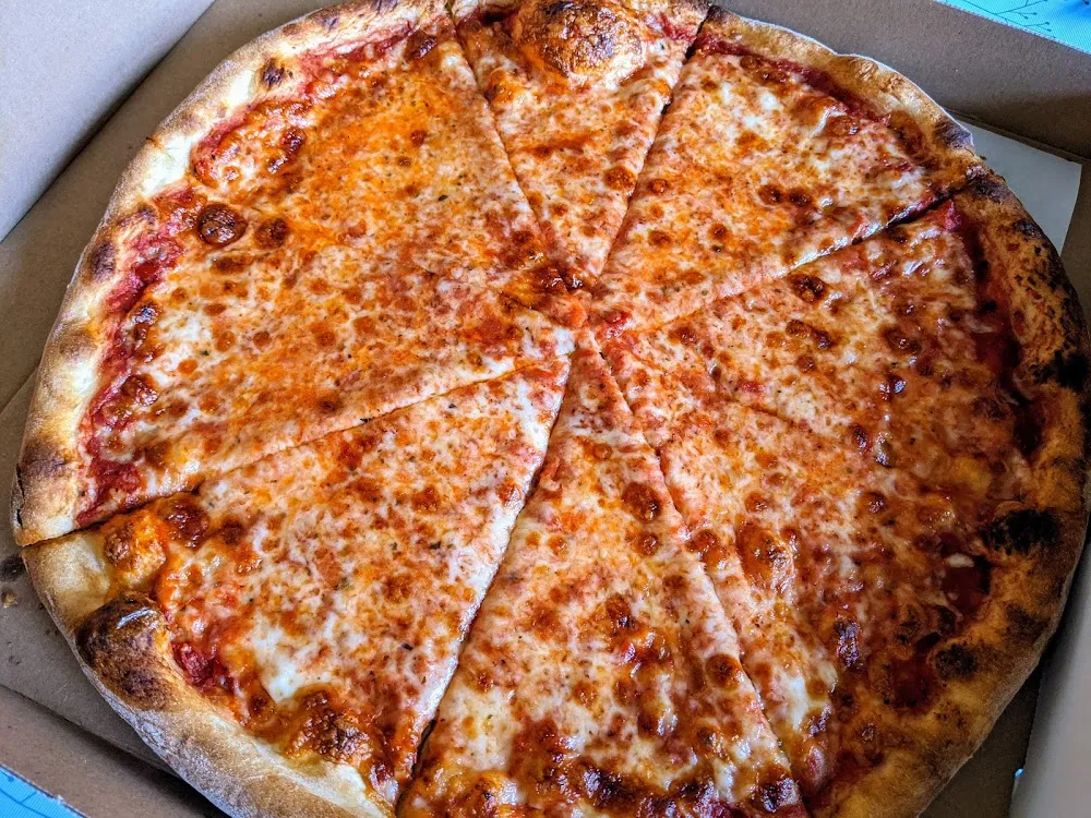 Thin Crust Pizza w Cheese
